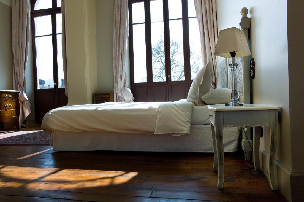 Hostellerie Du Coq D'Or Jonzac Δωμάτιο φωτογραφία