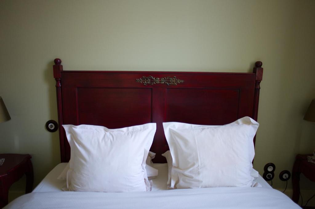Hostellerie Du Coq D'Or Jonzac Δωμάτιο φωτογραφία
